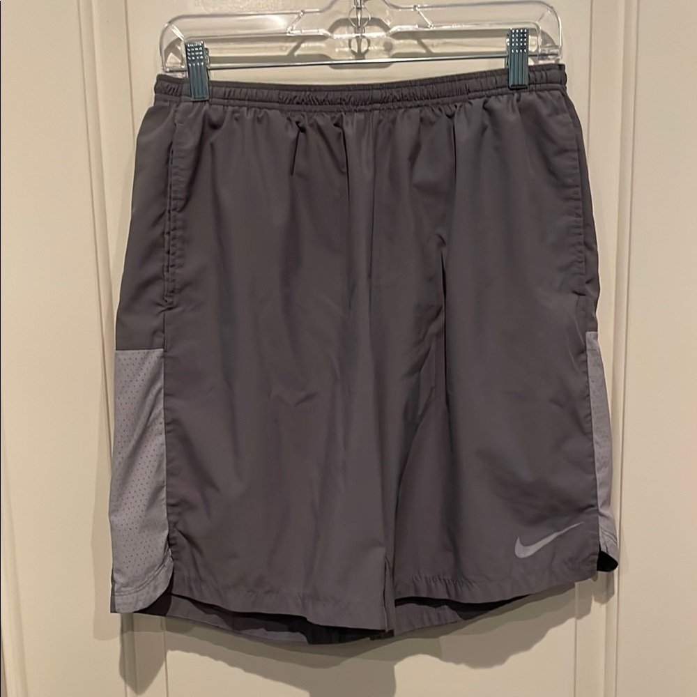 Nike Men's Gray Athletic Performance Shorts, Size Large